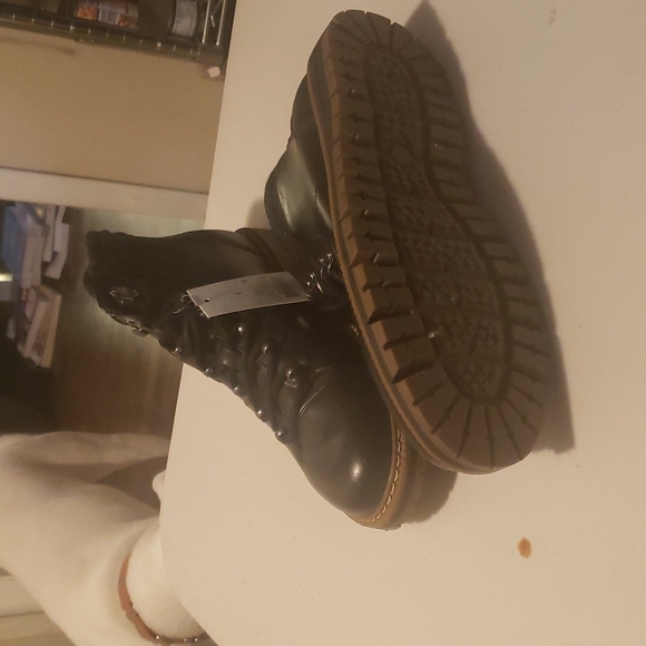 Boots - Picture 3 of 3